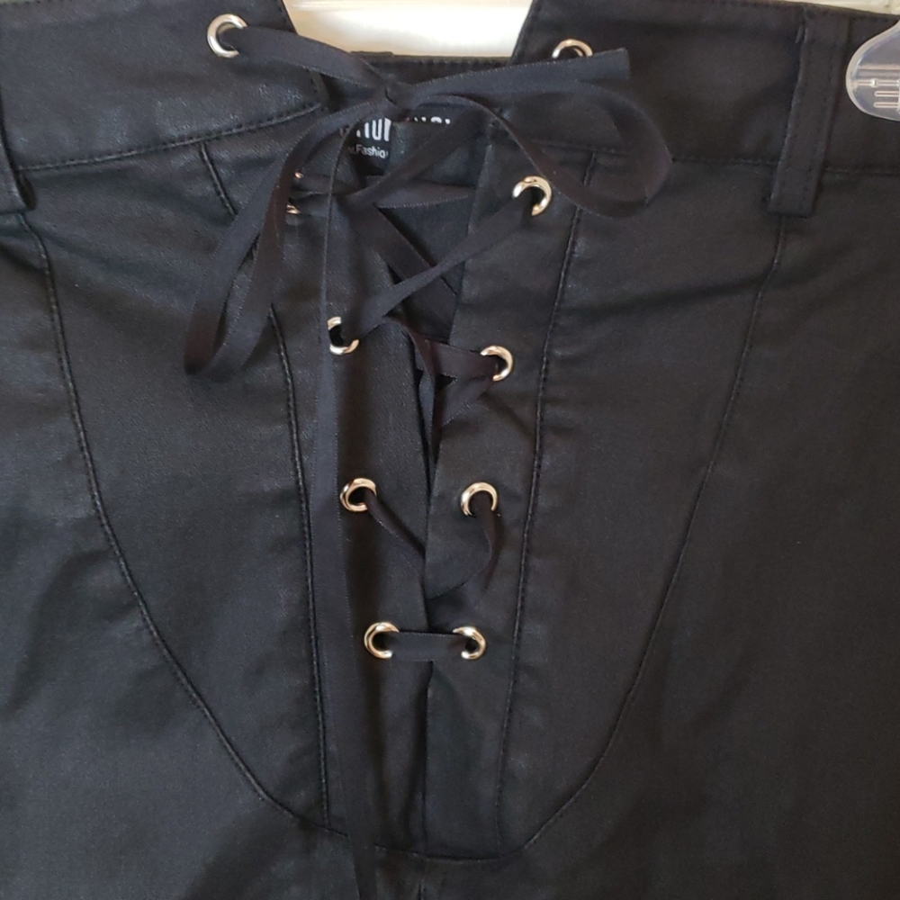 Fashion Nova high waisted black shorts. - Picture 2 of 4